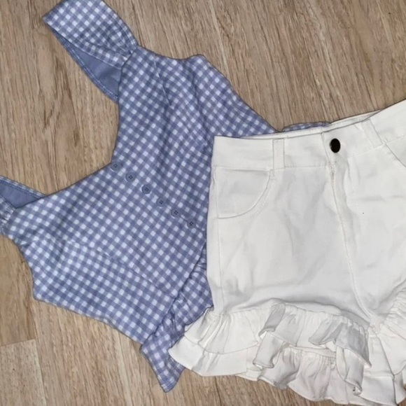 White Ruffle Shorts - Picture 4 of 4